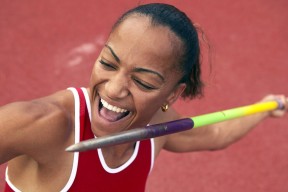 KAiyun Sports登录入口-王者归来，C罗安菲尔德闪耀，连败阴霾中绽放不灭光芒